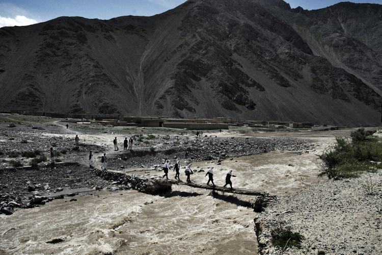包含阿富汗队后防意识不足,失利在望的词条 包含阿富汗队后防意识不足,失利在望的词条