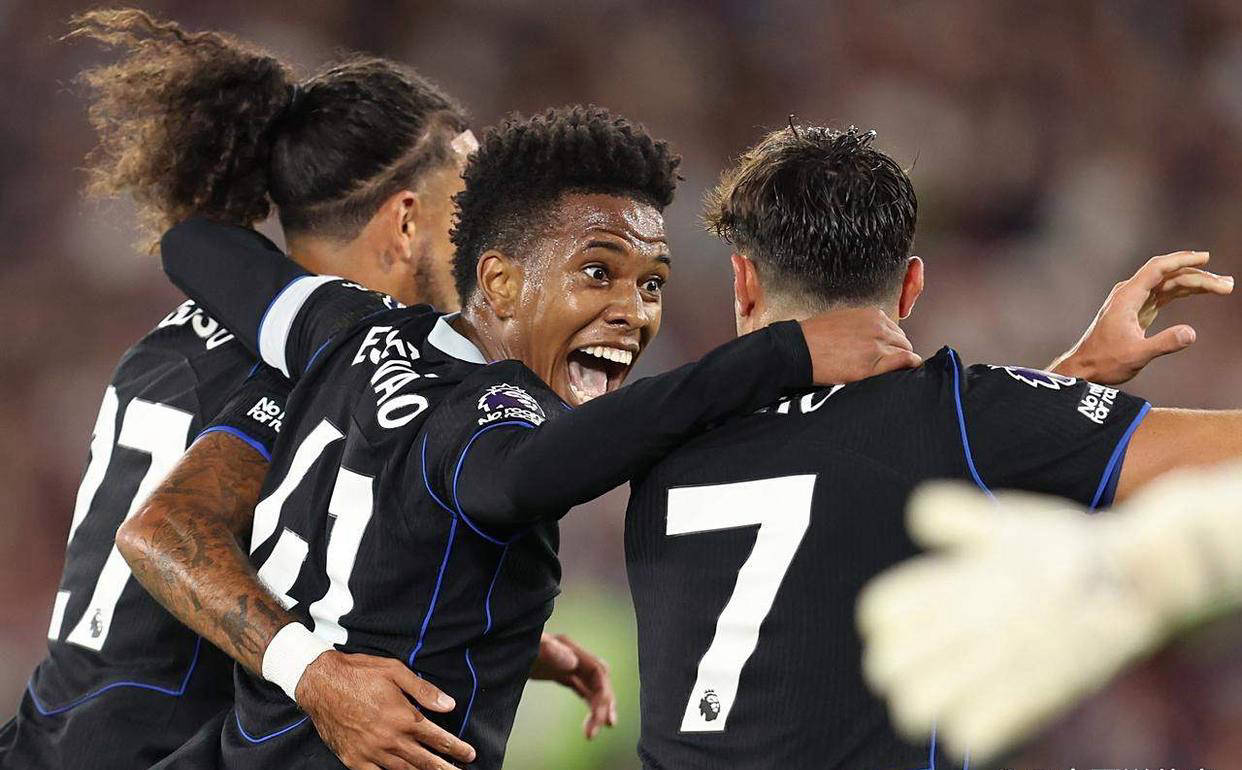 西汉姆联客场大胜,冲击前四形势向好的简单介绍 西汉姆联客场大胜,冲击前四形势向好的简单介绍