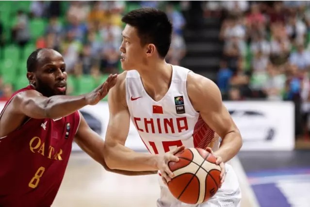 印度队得分领先，掌握比赛主动