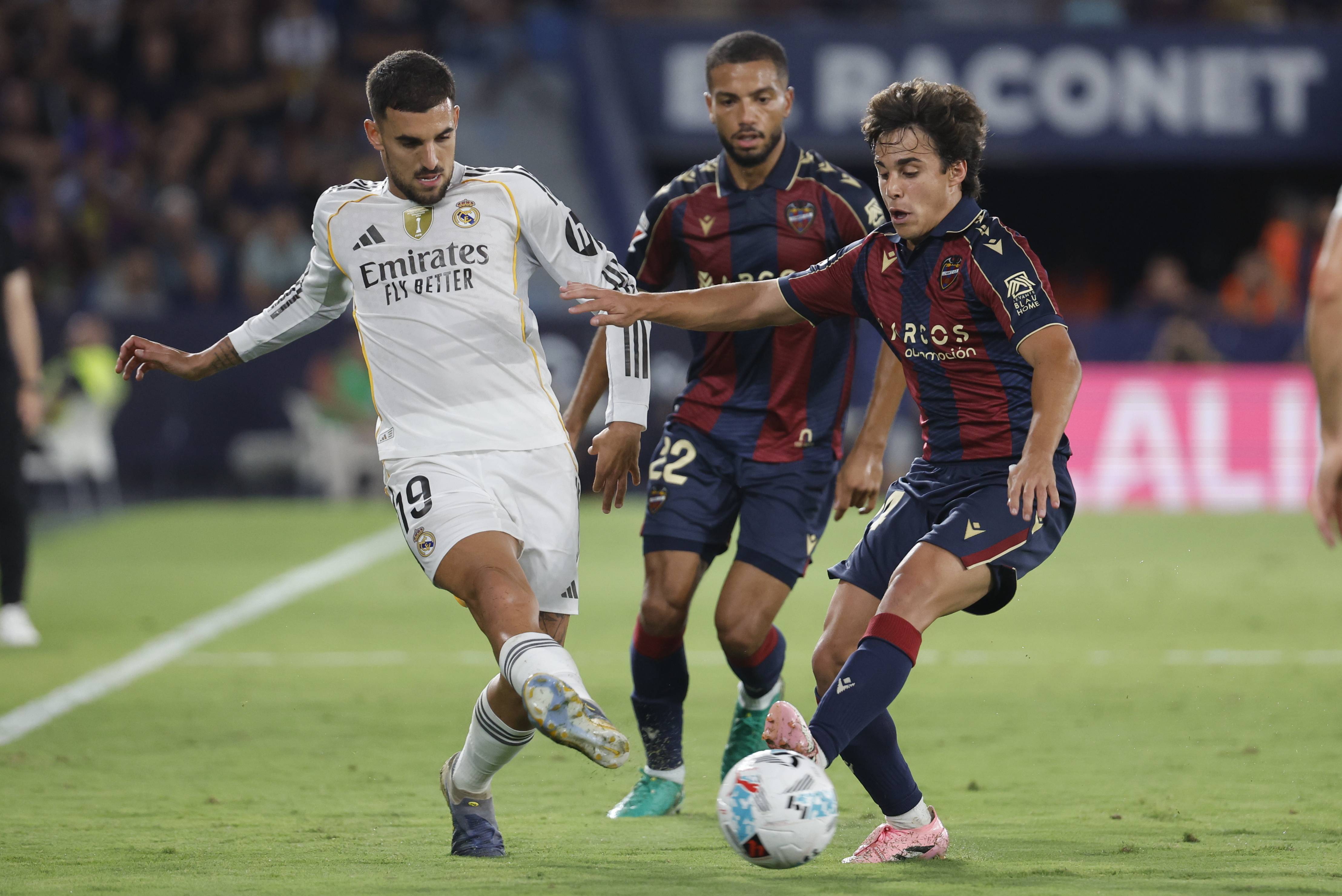 关于塞尔塔维戈客场取得一分，战平瓦伦西亚的信息