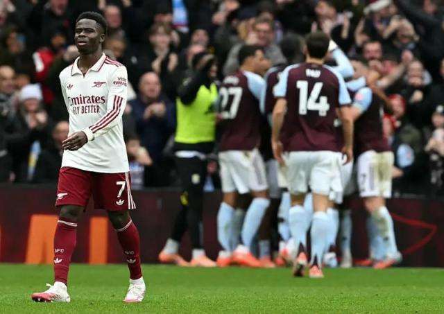 包含阿森纳后防关键拦截，帮助球队守住胜利的词条